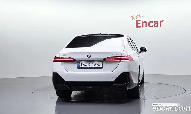 BMW 5 серия 2025 2.0 автомат (гидро), миниатюра 4 BMW 5 серия 2025 2.0 автомат (гидро), миниатюра 4