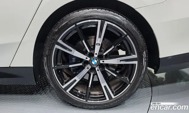 BMW 5 серия 2025 2.0 автомат (гидро), миниатюра 7 BMW 5 серия 2025 2.0 автомат (гидро), миниатюра 7