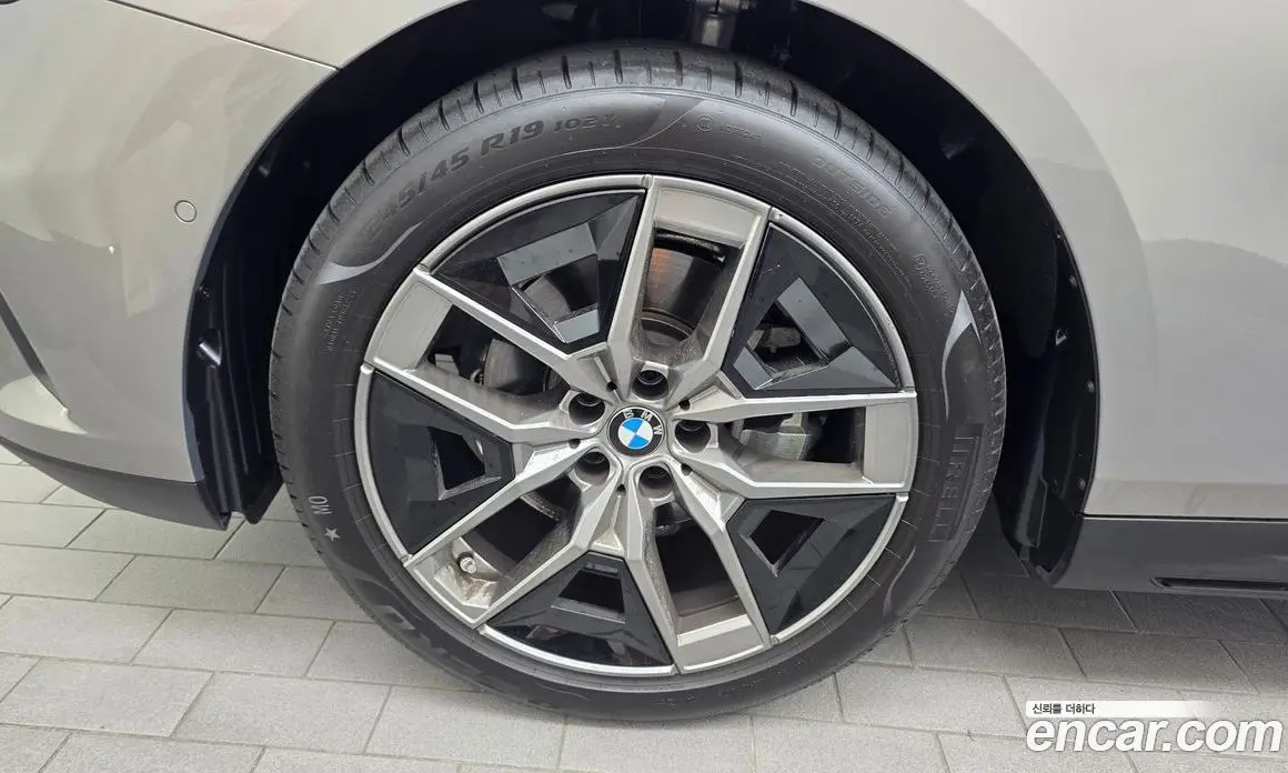 BMW 5 серия 2025 2.0 автомат (гидро), фото 5 BMW 5 серия 2025 2.0 автомат (гидро), фото 5