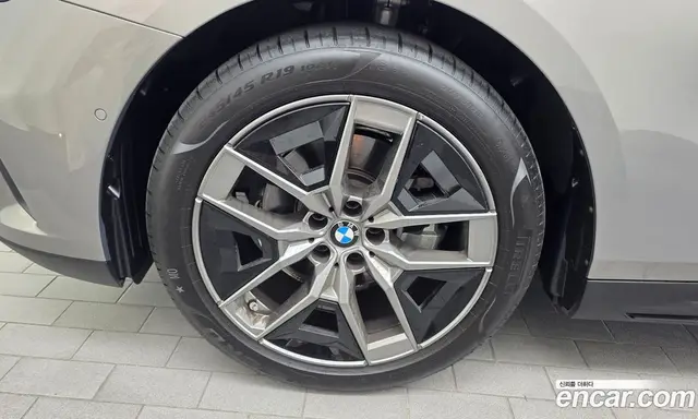 BMW 5 серия 2025 2.0 автомат (гидро), миниатюра 5 BMW 5 серия 2025 2.0 автомат (гидро), миниатюра 5