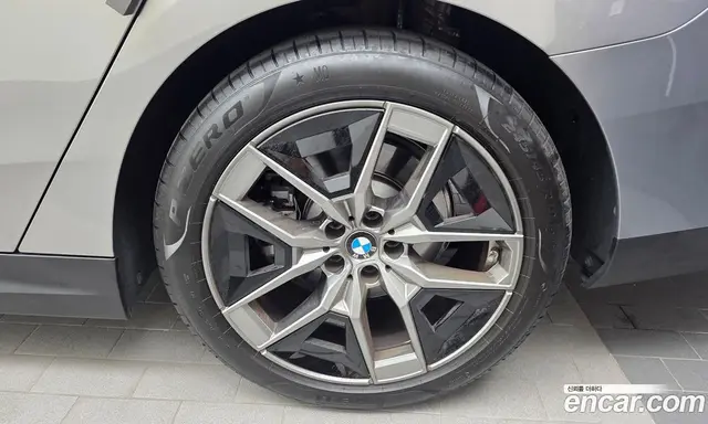 BMW 5 серия 2025 2.0 автомат (гидро), миниатюра 7 BMW 5 серия 2025 2.0 автомат (гидро), миниатюра 7