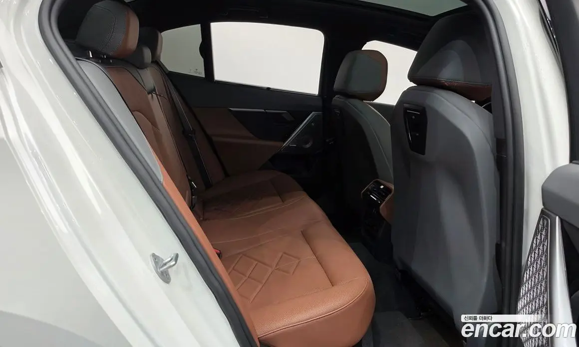 BMW 5 серия 2025 3.0 автомат (гидро), фото 17 BMW 5 серия 2025 3.0 автомат (гидро), фото 17