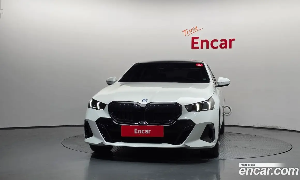 BMW 5 серия 2025 3.0 автомат (гидро), фото 3 BMW 5 серия 2025 3.0 автомат (гидро), фото 3