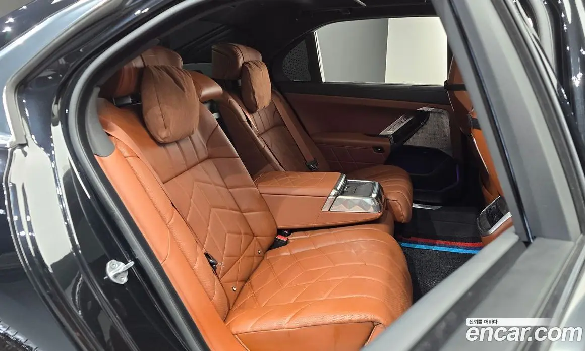 BMW 7 серия 2024 3.0 автомат (гидро), фото 17