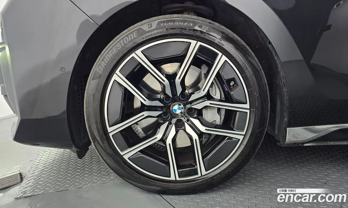 BMW 7 серия 2024 3.0 автомат (гидро), фото 5
