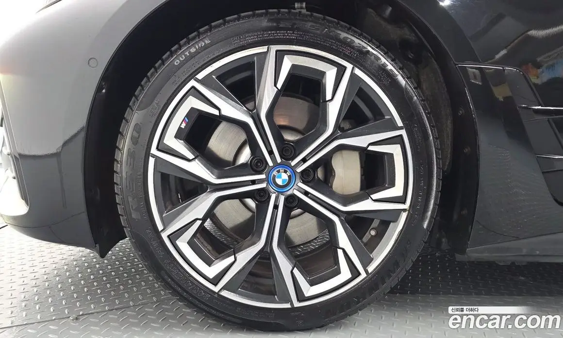 BMW i4 2022 0.2 автомат (гидро), фото 7