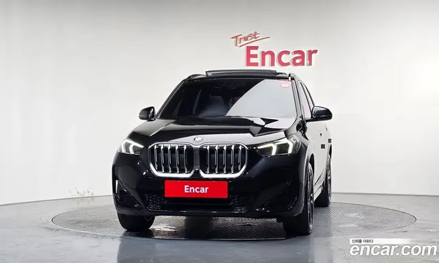BMW X1 2023 2.0 автомат (гидро), миниатюра 3