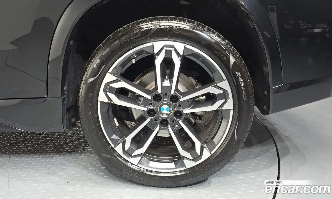 BMW X1 2023 2.0 автомат (гидро), фото 7