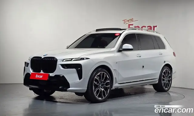 BMW X7, 2025, 9 439 км