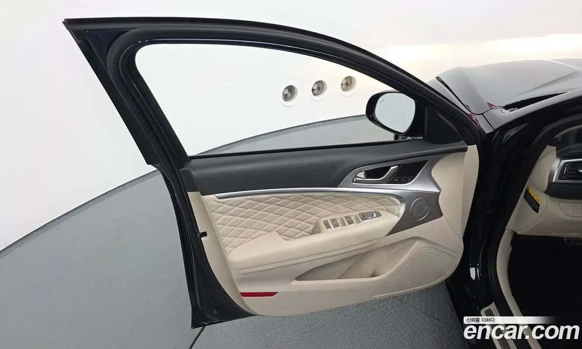 Genesis G70 2019 2.0 автомат (гидро), фото 13 Genesis G70 2019 2.0 автомат (гидро), фото 13
