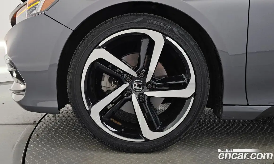 Honda Accord 2020 2.0 автомат (гидро), фото 5