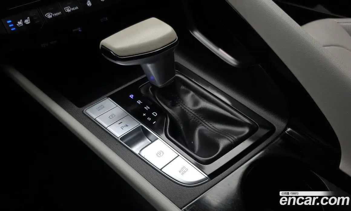 Hyundai Avante 2021 1.6 автомат (гидро), фото 12