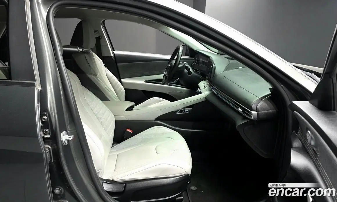 Hyundai Avante 2021 1.6 автомат (гидро), фото 13