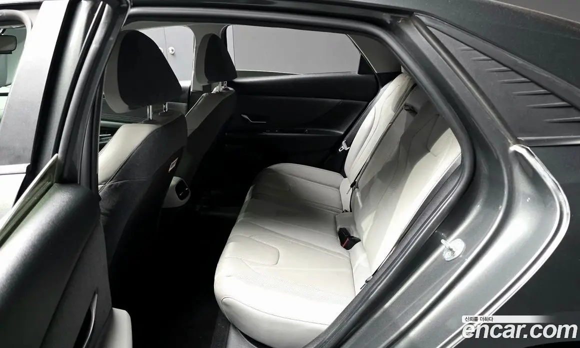 Hyundai Avante 2021 1.6 автомат (гидро), фото 16
