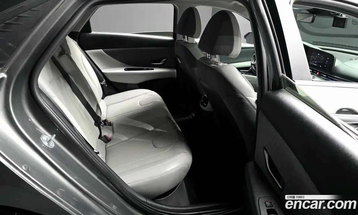 Hyundai Avante 2021 1.6 автомат (гидро), фото 17