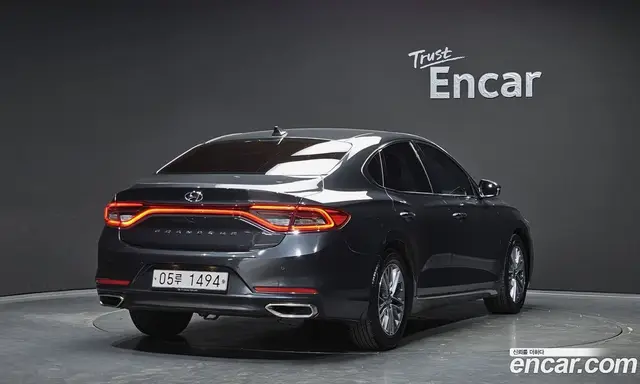 Hyundai Grandeur 2017 2.4 автомат (гидро), миниатюра 2