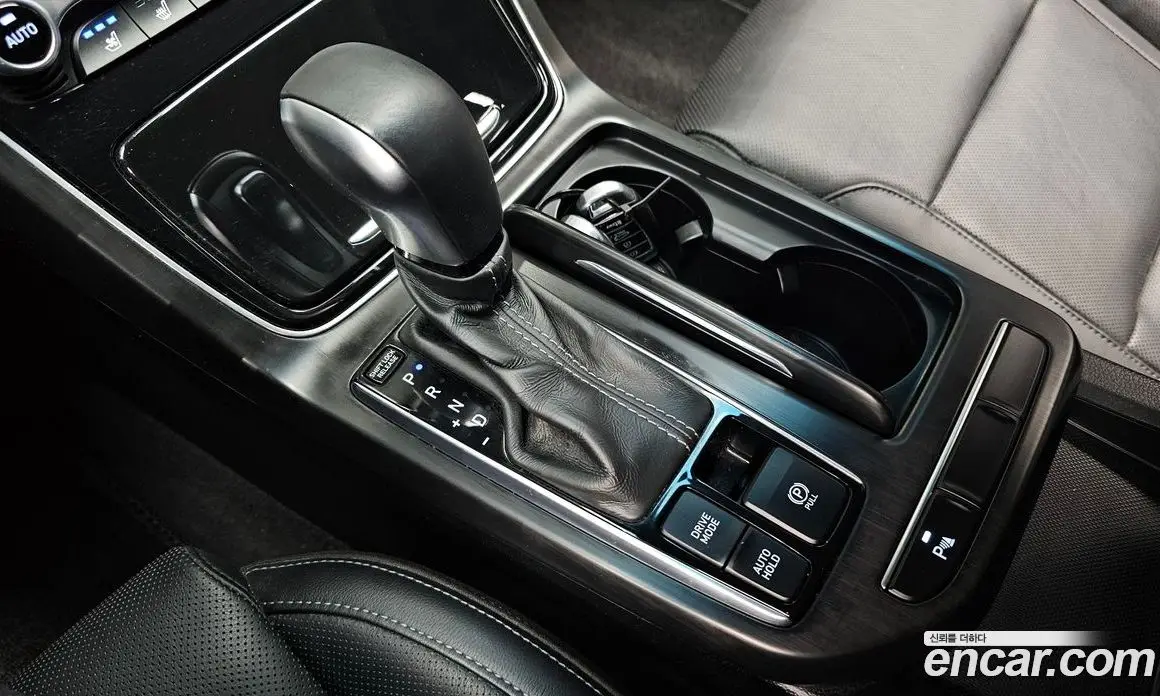 Hyundai Grandeur 2017 2.4 автомат (гидро), фото 12