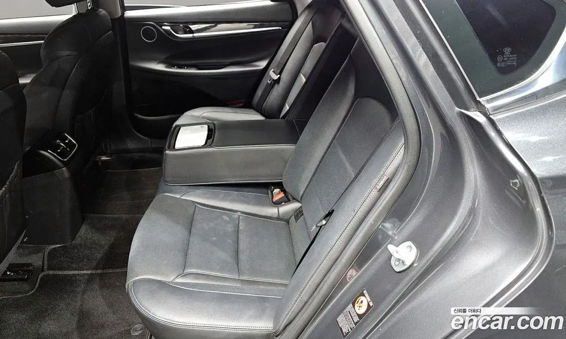 Hyundai Grandeur 2017 2.4 автомат (гидро), фото 16