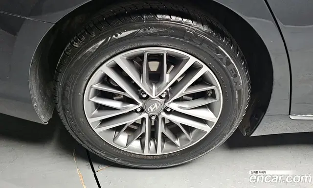 Hyundai Grandeur 2017 2.4 автомат (гидро), миниатюра 5