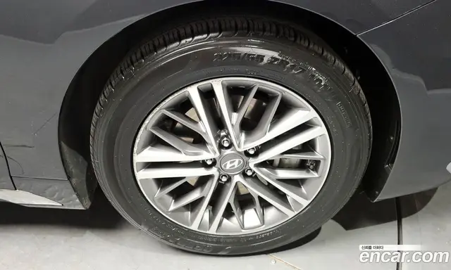 Hyundai Grandeur 2017 2.4 автомат (гидро), миниатюра 7