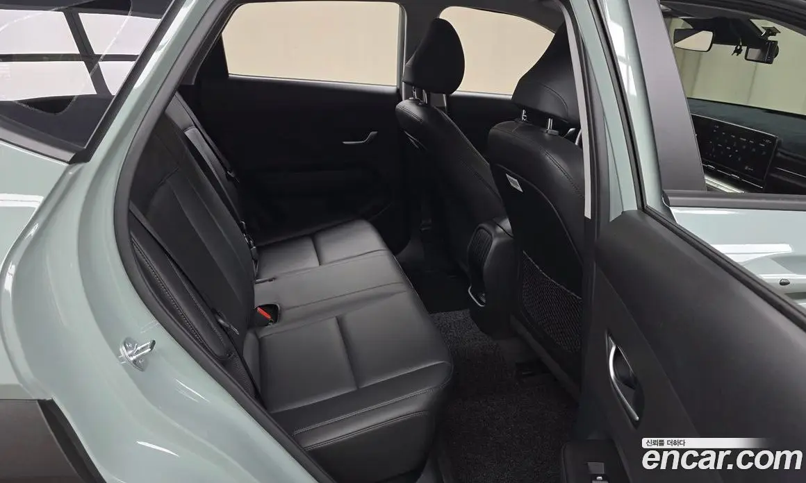 Hyundai Kona 2023 1.6 автомат (гидро), фото 16