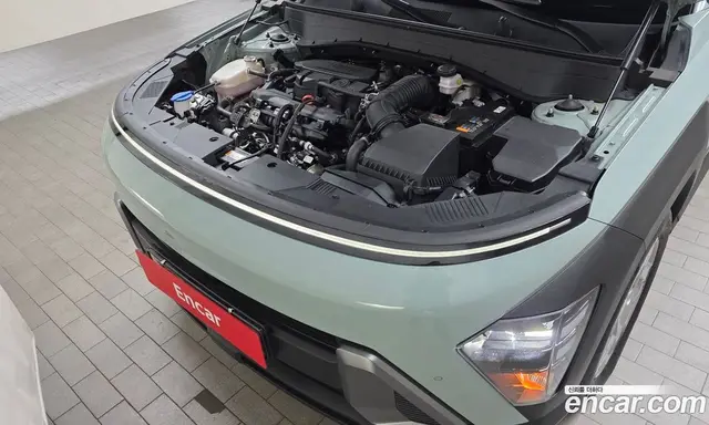Hyundai Kona 2023 1.6 автомат (гидро), миниатюра 5