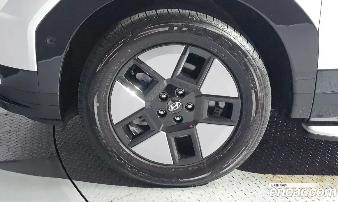 Hyundai Santa Fe 2024 1.6 автомат (гидро), фото 4