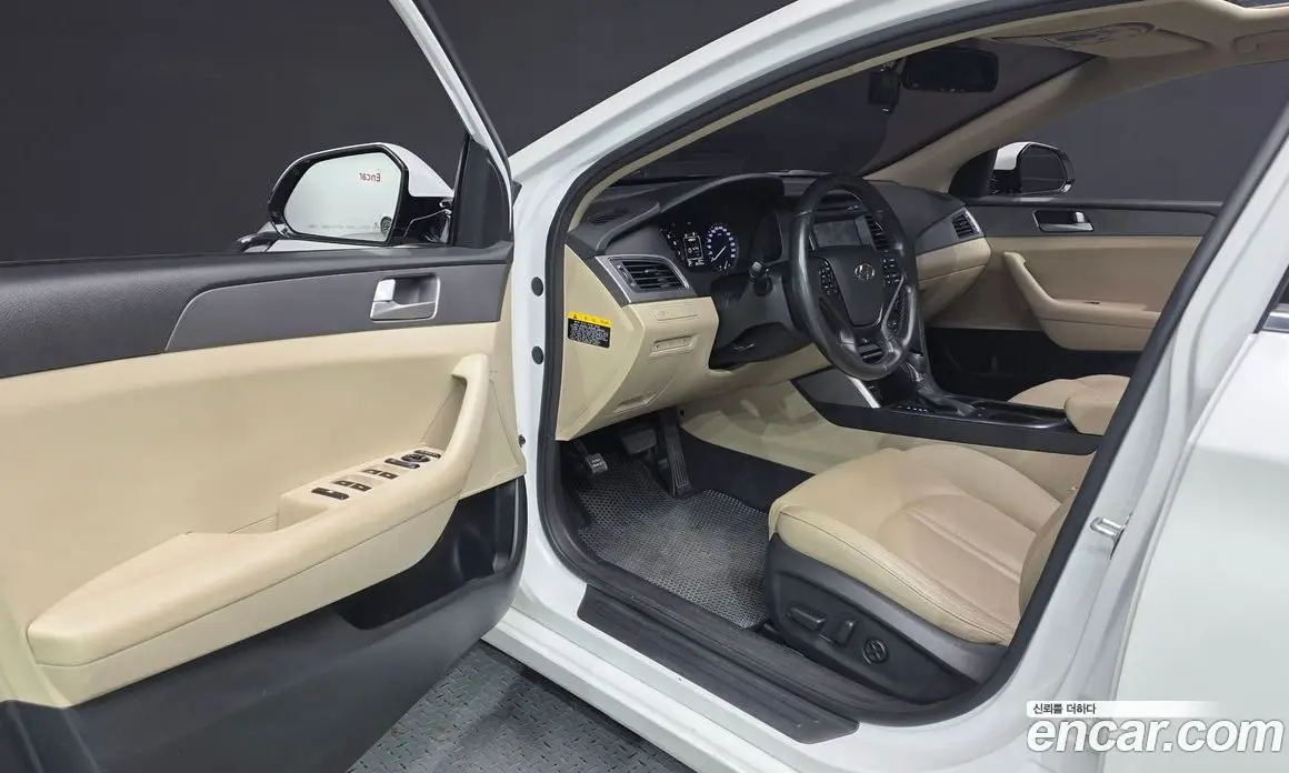 Hyundai Sonata 2014 2.0 автомат (гидро), фото 13 Hyundai Sonata 2014 2.0 автомат (гидро), фото 13