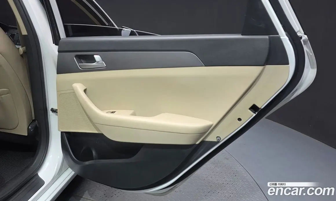 Hyundai Sonata 2014 2.0 автомат (гидро), фото 15 Hyundai Sonata 2014 2.0 автомат (гидро), фото 15
