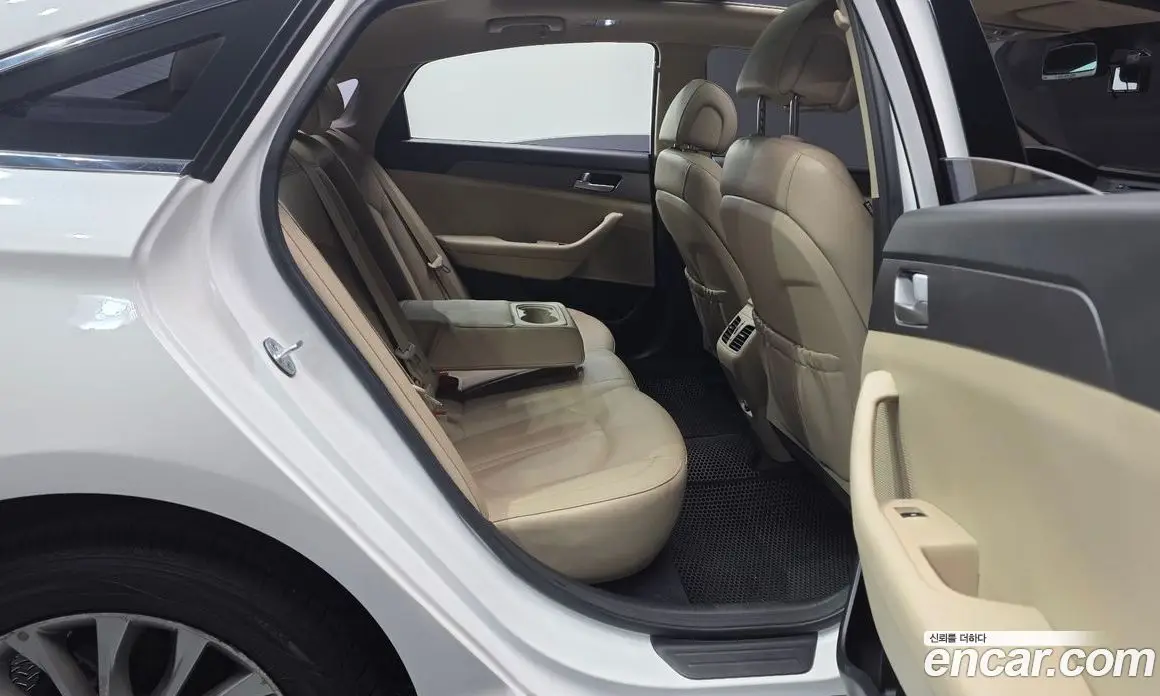Hyundai Sonata 2014 2.0 автомат (гидро), фото 17 Hyundai Sonata 2014 2.0 автомат (гидро), фото 17