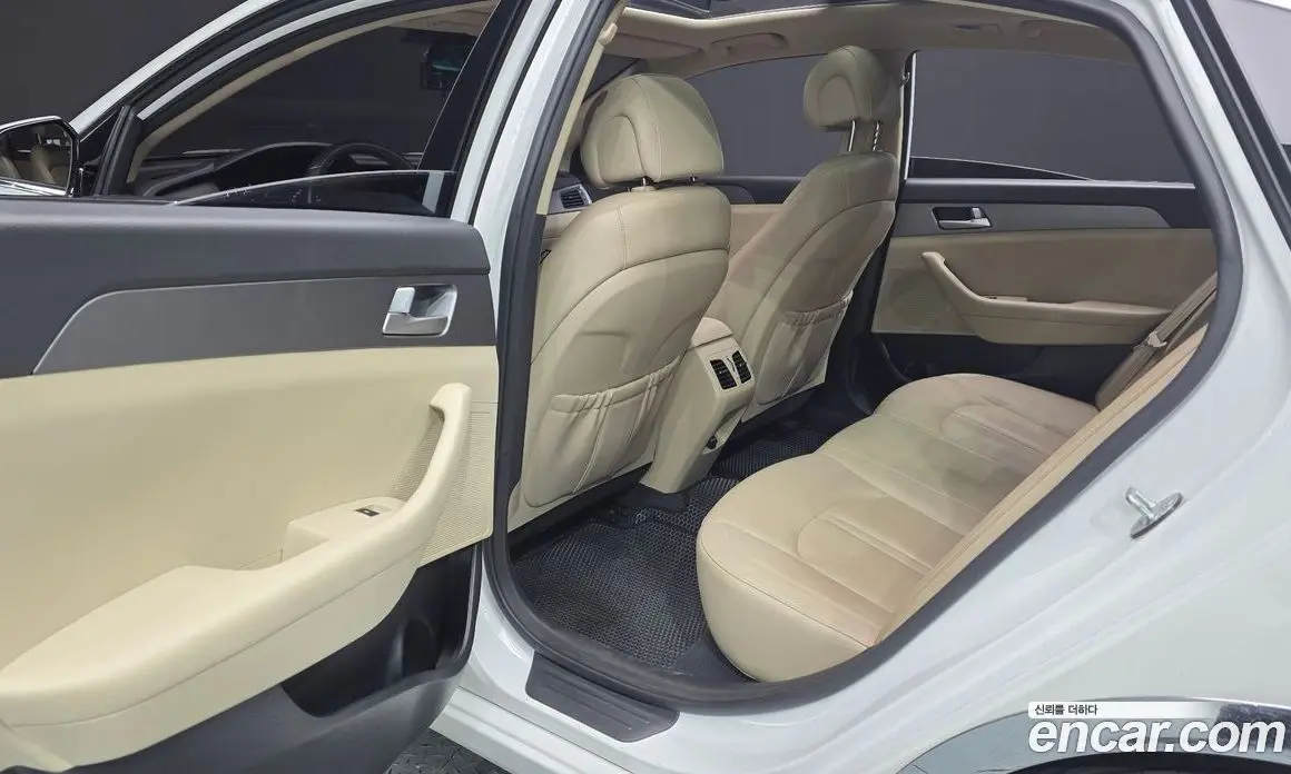 Hyundai Sonata 2014 2.0 автомат (гидро), фото 18 Hyundai Sonata 2014 2.0 автомат (гидро), фото 18