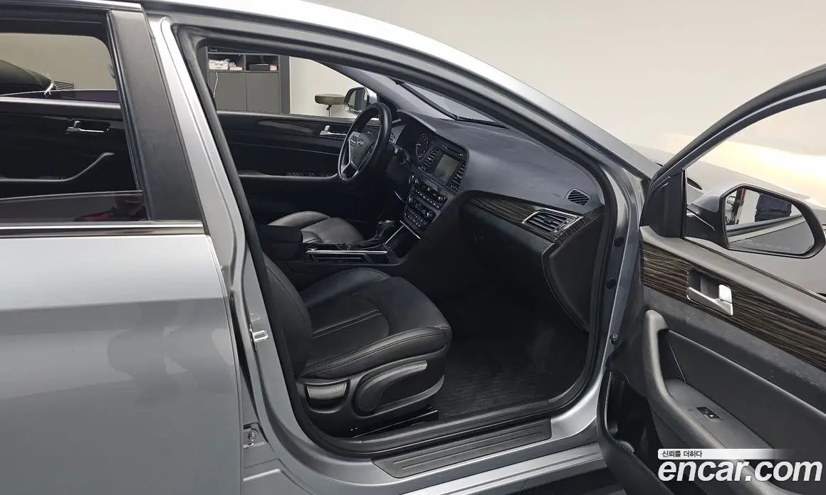 Hyundai Sonata 2015 2.0 автомат (гидро), фото 15 Hyundai Sonata 2015 2.0 автомат (гидро), фото 15