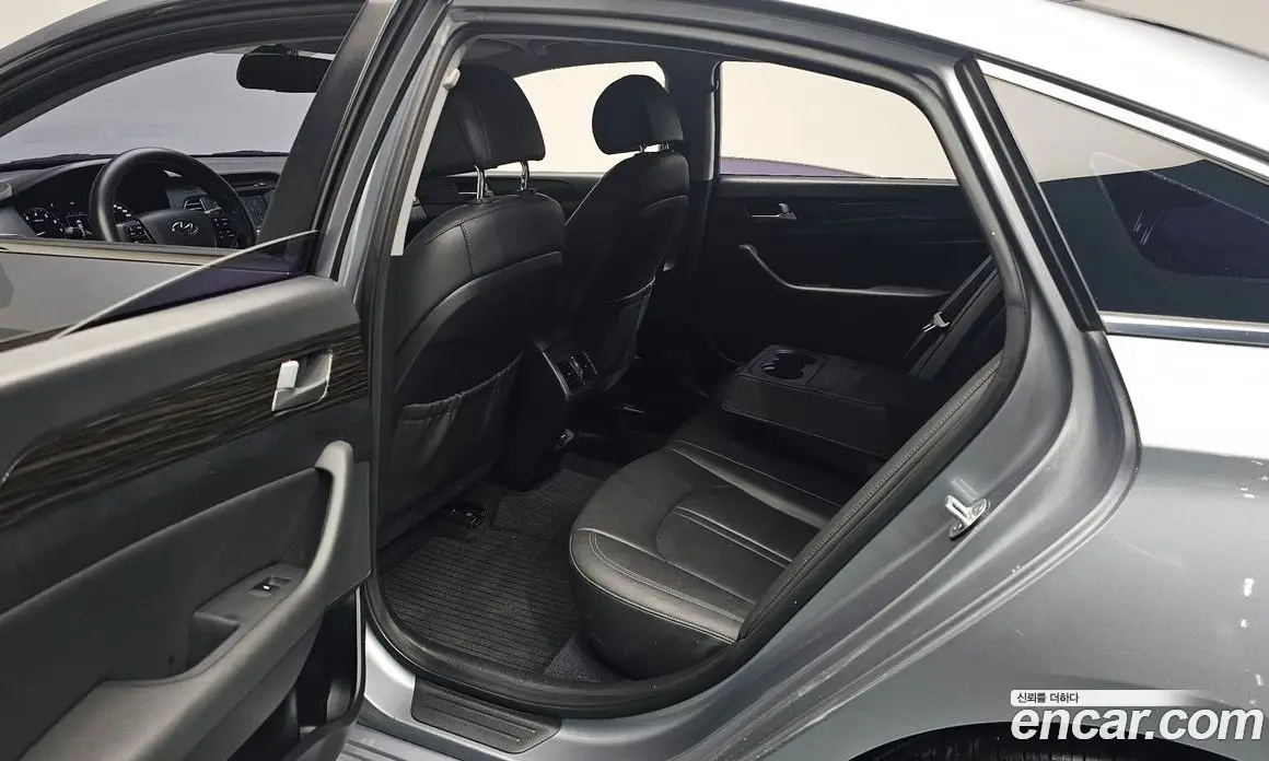 Hyundai Sonata 2015 2.0 автомат (гидро), фото 16 Hyundai Sonata 2015 2.0 автомат (гидро), фото 16