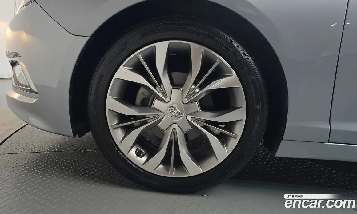 Hyundai Sonata 2015 2.0 автомат (гидро), фото 4 Hyundai Sonata 2015 2.0 автомат (гидро), фото 4