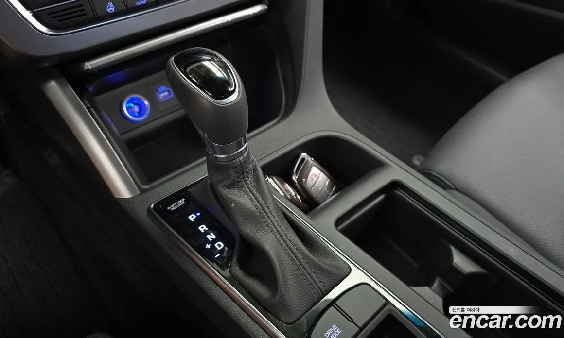 Hyundai Sonata 2017 2.0 автомат (гидро), фото 12 Hyundai Sonata 2017 2.0 автомат (гидро), фото 12