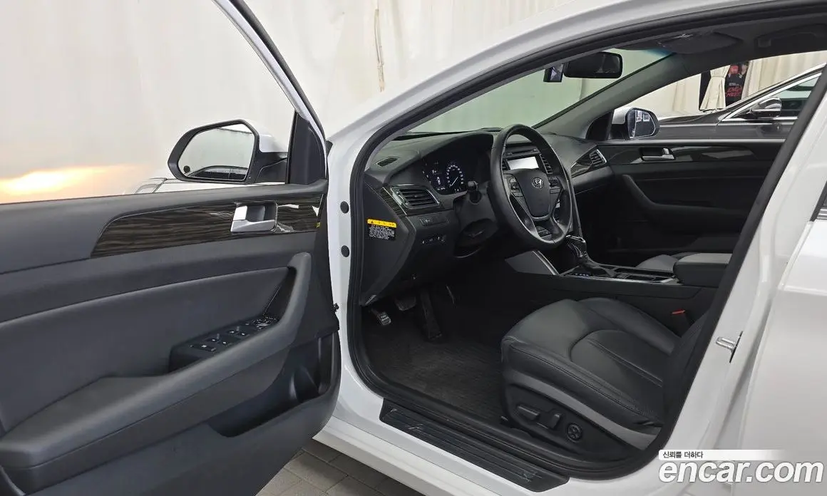 Hyundai Sonata 2017 2.0 автомат (гидро), фото 13 Hyundai Sonata 2017 2.0 автомат (гидро), фото 13