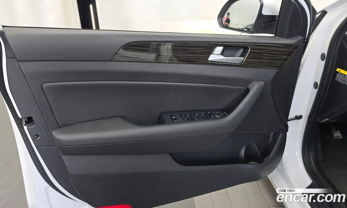 Hyundai Sonata 2017 2.0 автомат (гидро), фото 14 Hyundai Sonata 2017 2.0 автомат (гидро), фото 14