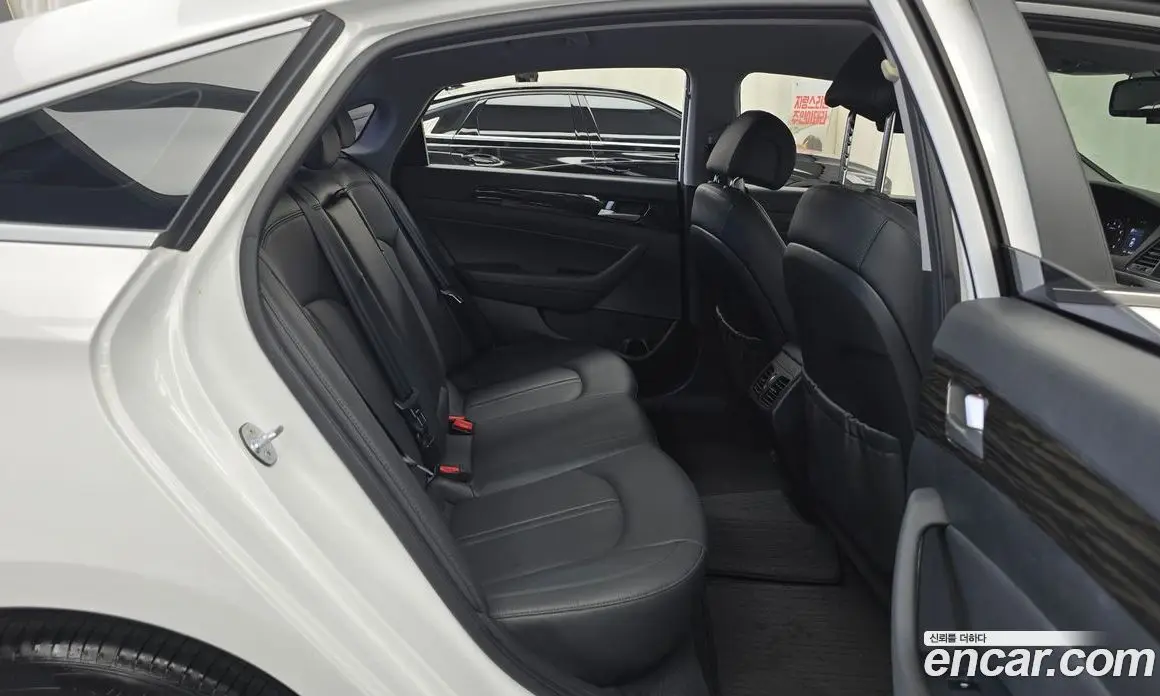 Hyundai Sonata 2017 2.0 автомат (гидро), фото 17 Hyundai Sonata 2017 2.0 автомат (гидро), фото 17