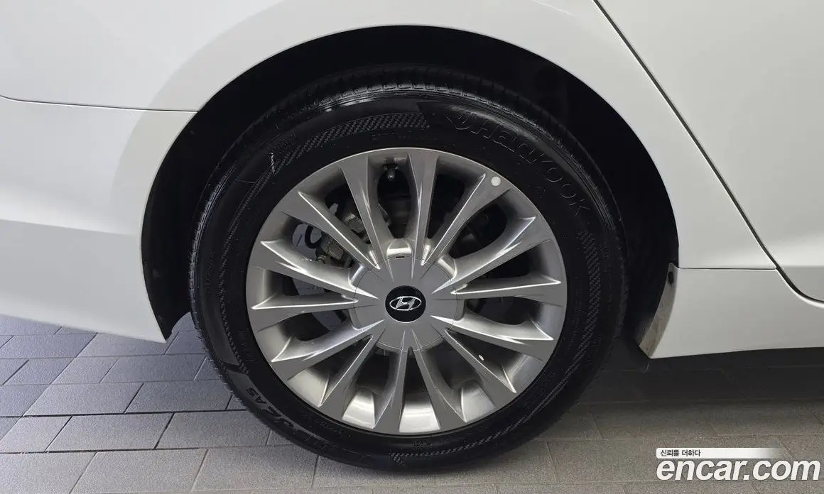 Hyundai Sonata 2017 2.0 автомат (гидро), фото 5 Hyundai Sonata 2017 2.0 автомат (гидро), фото 5