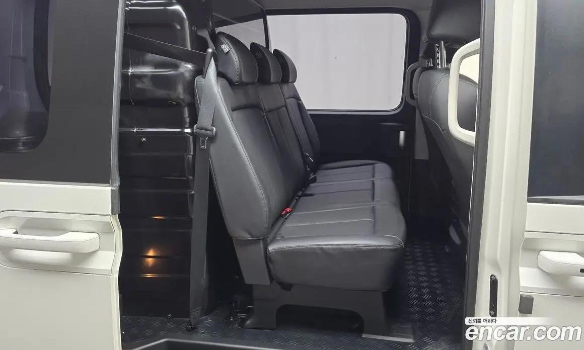 Hyundai Staria 2021 2.2 автомат (гидро), фото 16