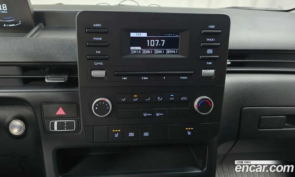 Hyundai Staria 2021 2.2 автомат (гидро), фото 18