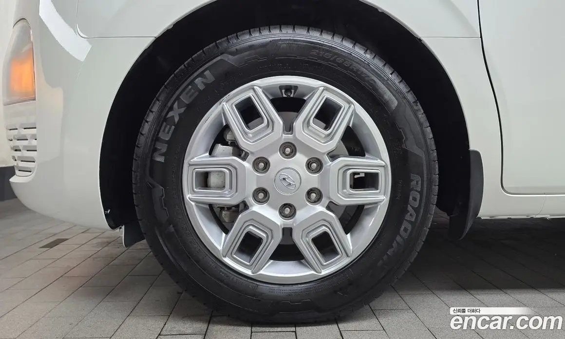 Hyundai Staria 2021 2.2 автомат (гидро), фото 4