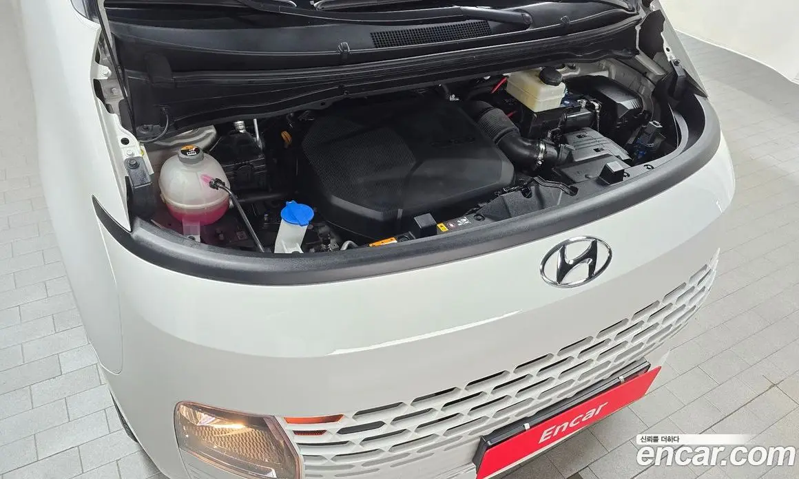 Hyundai Staria 2021 2.2 автомат (гидро), фото 5