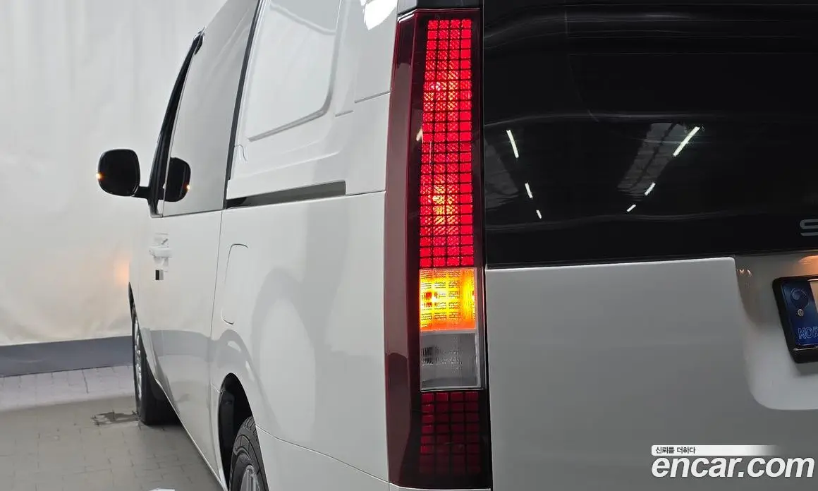 Hyundai Staria 2021 2.2 автомат (гидро), фото 8