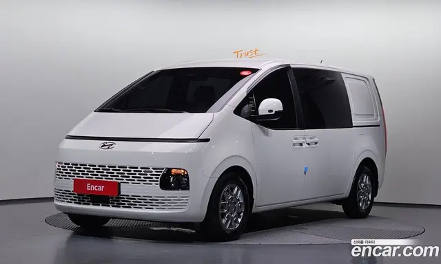 Hyundai Staria, 2022, 10 384 км