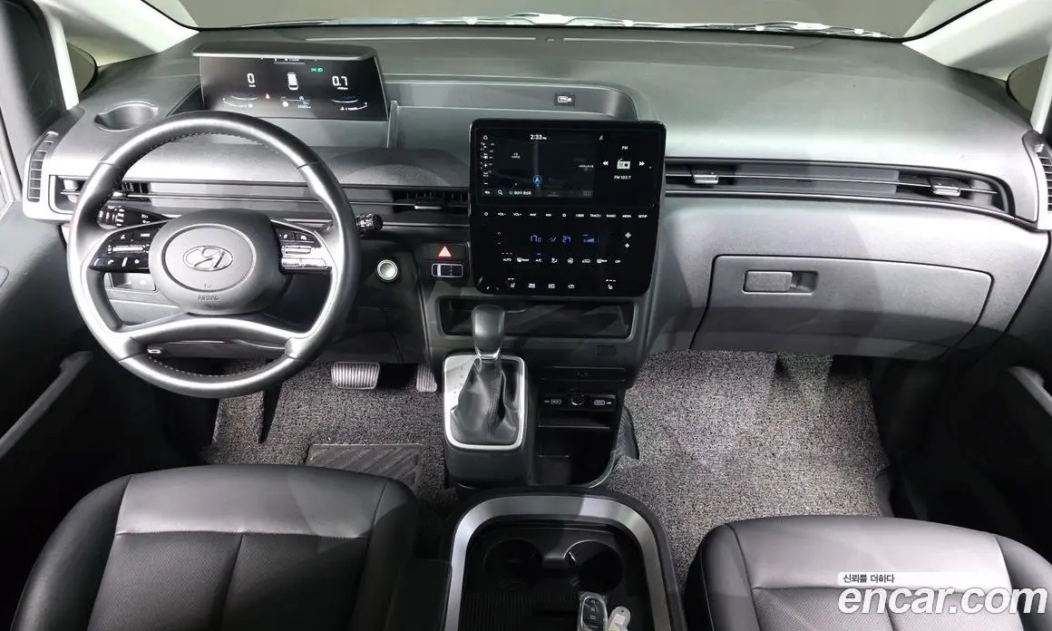 Hyundai Staria 2023 2.2 автомат (гидро), фото 10