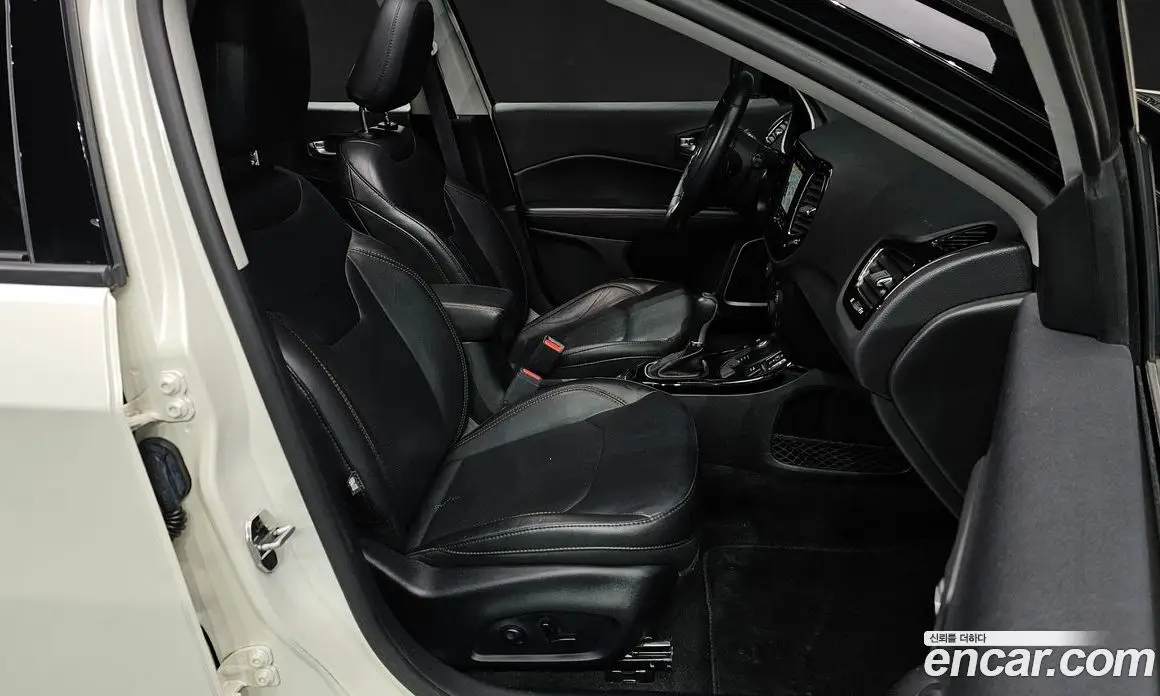 Jeep Compass 2019 2.4 автомат (гидро), фото 16 Jeep Compass 2019 2.4 автомат (гидро), фото 16