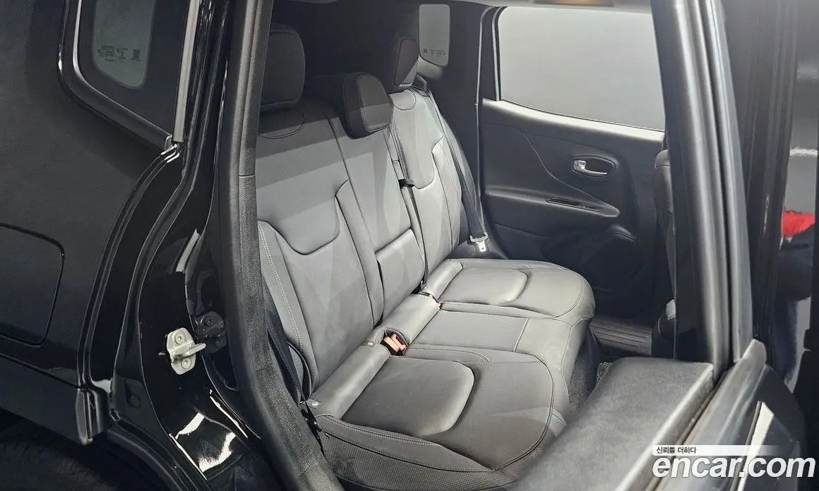 Jeep Renegade 2022 1.3 автомат (гидро), фото 17