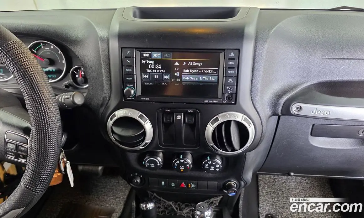 Jeep Wrangler 2014 2.8 автомат (гидро), фото 14 Jeep Wrangler 2014 2.8 автомат (гидро), фото 14