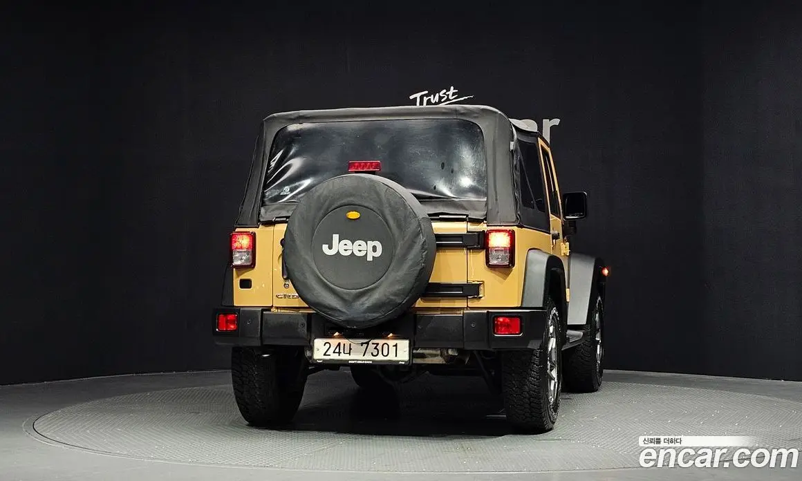 Jeep Wrangler 2014 2.8 автомат (гидро), фото 4 Jeep Wrangler 2014 2.8 автомат (гидро), фото 4